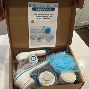 Spinning Spa shower brush set